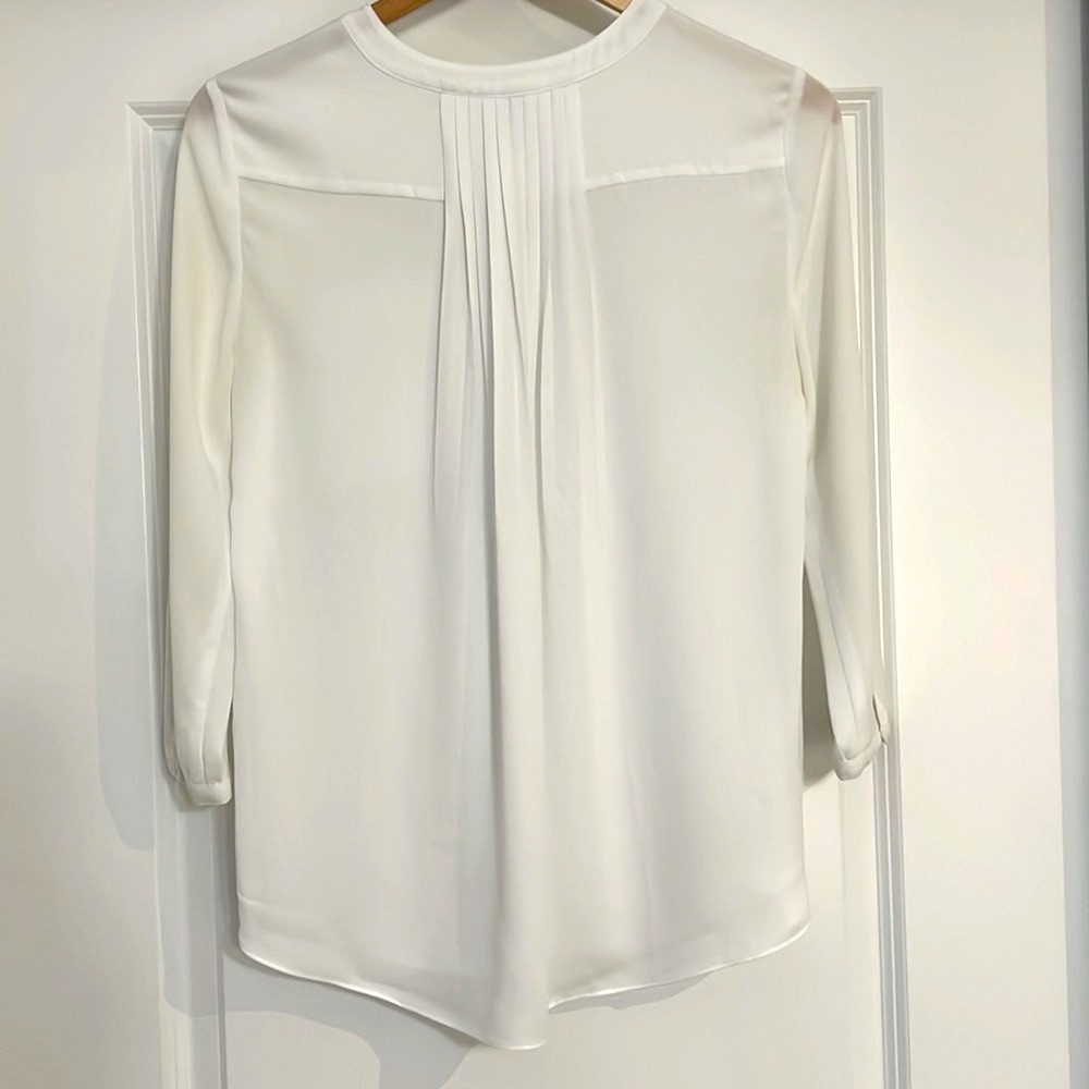 NYDJ White silky blouse with 3/4 sleeves. Women’s Small. Excellent condition. - Picture 5 of 9